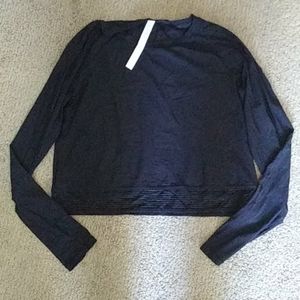 Lululemon athletic crop shirt